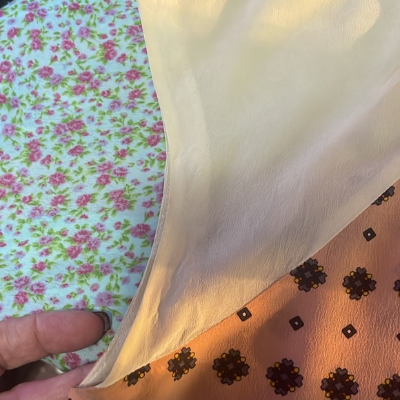 Club Monaco 100% silk colour blocked short sleeve blouse - Picture 11 of 12